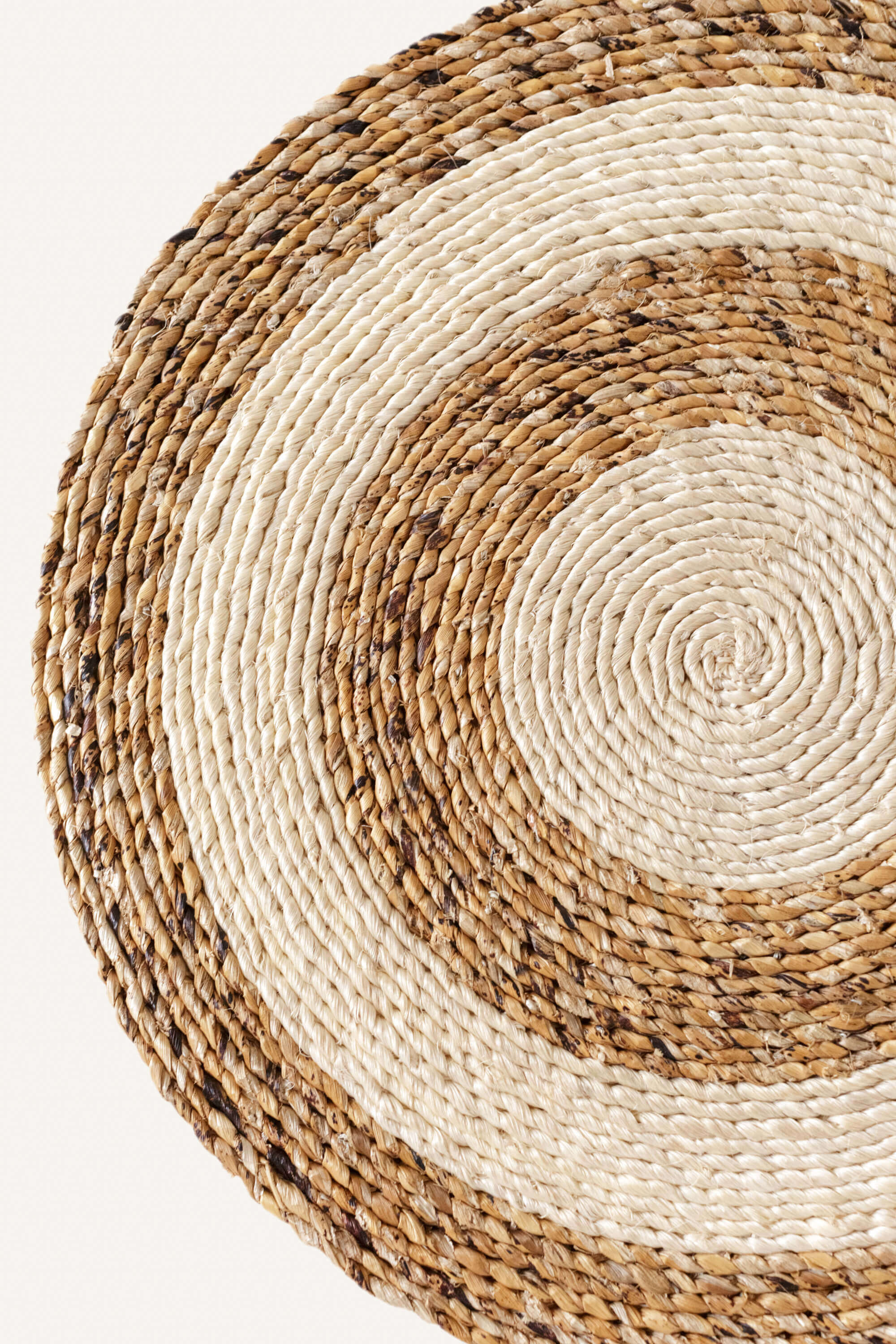 Natural Banana Leaf and Sisal Placemat - Thumbnail 3