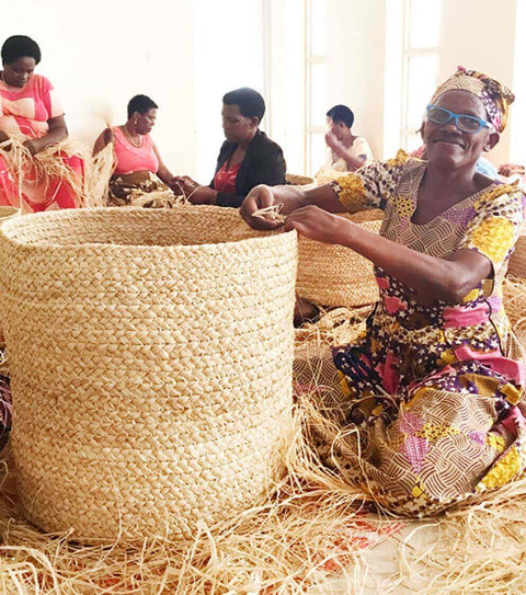 Medium Braided Raffia Basket Natural